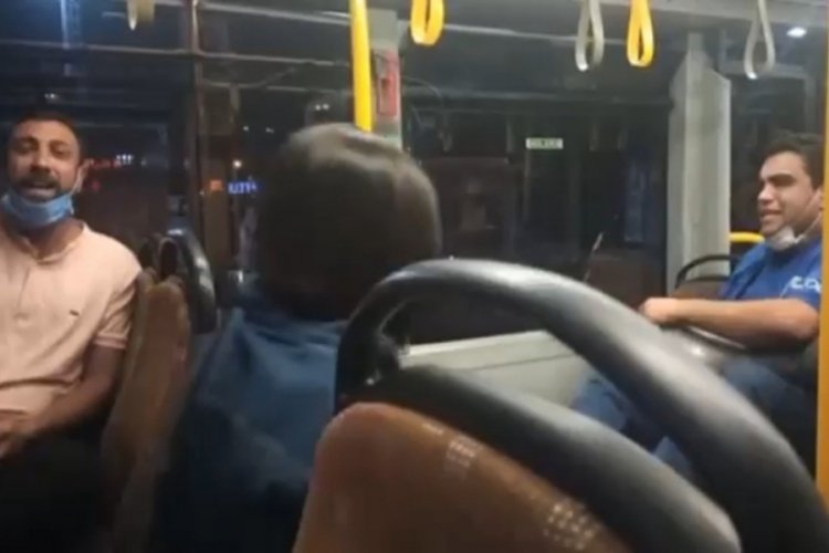 Antalya'da halk otob&uuml;s&uuml;nde darbukalı eğlence
