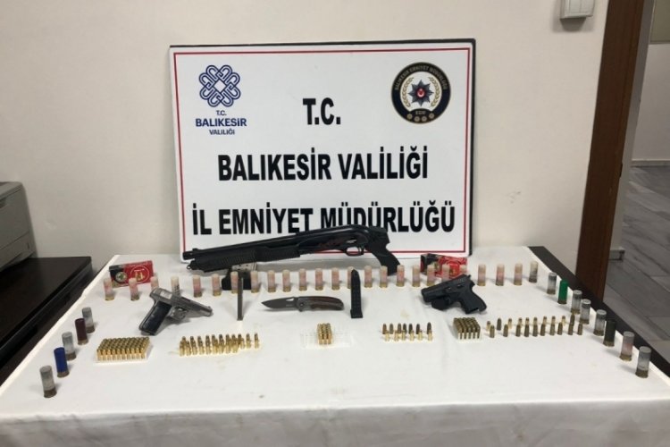 Balıkesir'de operasyon: 35 kişi g&ouml;zaltında