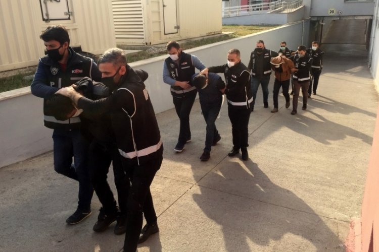 Silah ka&ccedil;ak&ccedil;ılığı yapan 9 kişi tutuklandı