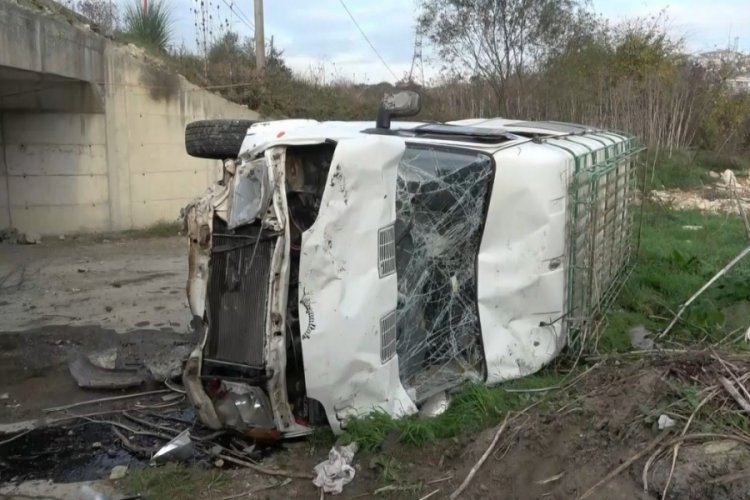 İstanbul'da 2 minib&uuml;s &ccedil;arpıştı: 1 yaralı