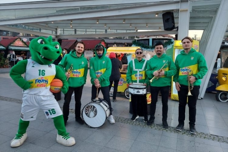 Frutti Extra Bursaspor Basketbol Takımının Gen&ccedil; Bando Grubu beğeni topladı