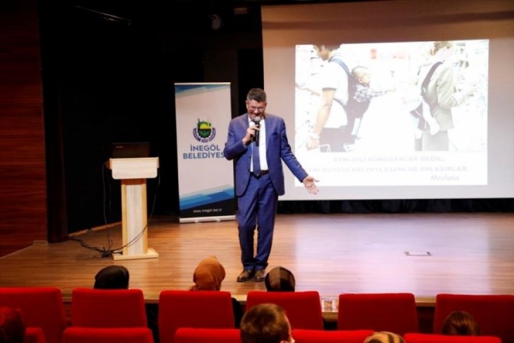 Eğitimci Yazar Alişan Kapaklıkaya İneg&ouml;ll&uuml;lerle buluştu