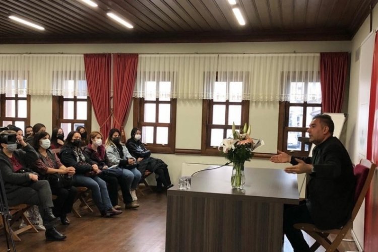 Bursa Şadırvanlı Han'da dil ve edebiyat söyleşileri 