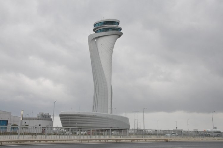 İstanbul Havalimanı'nda hava trafik kontrol&ouml;rlerinin mesaisi