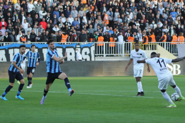 Adana Demirspor İzmir'den 3 puanla d&ouml;nd&uuml;