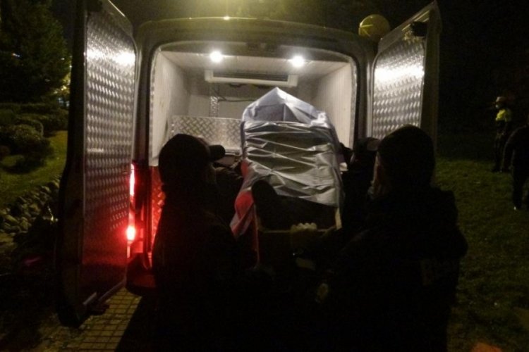 Trabzon'da gen&ccedil; kadın k&ouml;pr&uuml;den atlayıp intihar etti