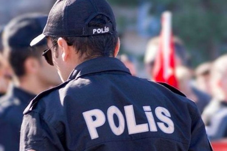 Siyaset&ccedil;iye ait bilgileri paylaşan polis g&ouml;revinden uzaklaştırıldı