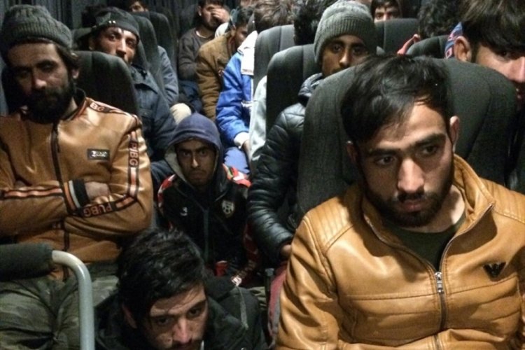 Ankara'da 26 d&uuml;zensiz g&ouml;&ccedil;men yakalandı