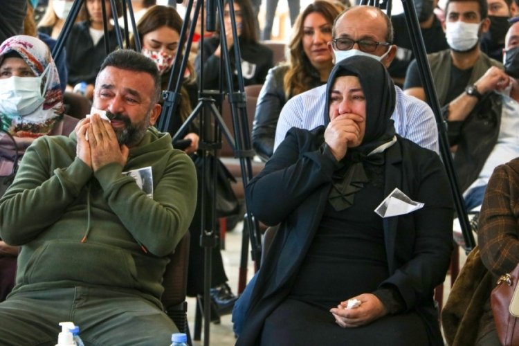 Azra'nın isminin yaşatılacağı salonun a&ccedil;ılışında g&ouml;zyaşları sel oldu