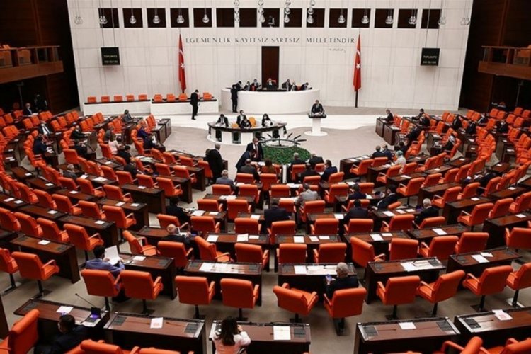 CHP'den &ouml;ğretmenlere eşit &uuml;cret &ouml;denmesi hakkında kanun teklifi