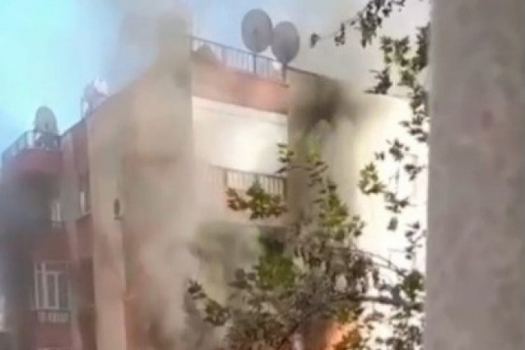 Alev alev yanan daire &ccedil;evredekilere korku dolu anlar yaşattı
