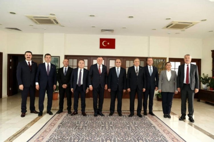 CHP'li belediye başkanlarından KKTC ziyareti