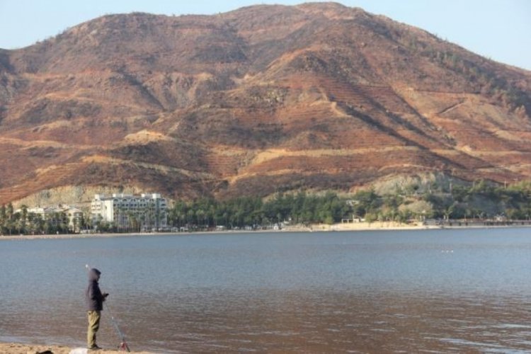 Sezon kapandı, d&uuml;nyaca &uuml;nl&uuml; plaj amat&ouml;r balık&ccedil;ılara kaldı
