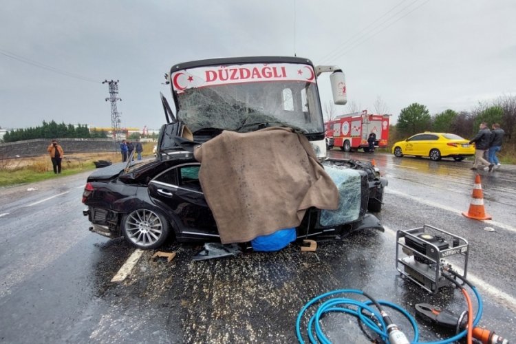 Tekirdağ'da feci kaza! 2 &ouml;l&uuml;, 15 yaralı