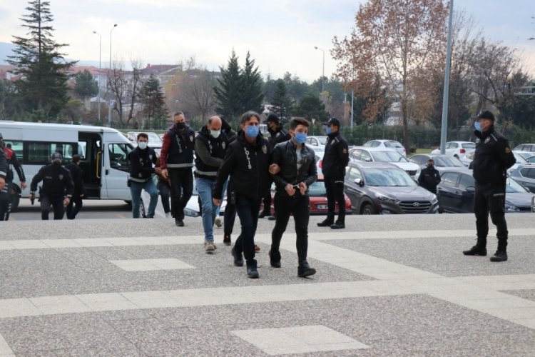 Soygun &ccedil;etesinin evlerinden adeta cephanelik &ccedil;ıktı