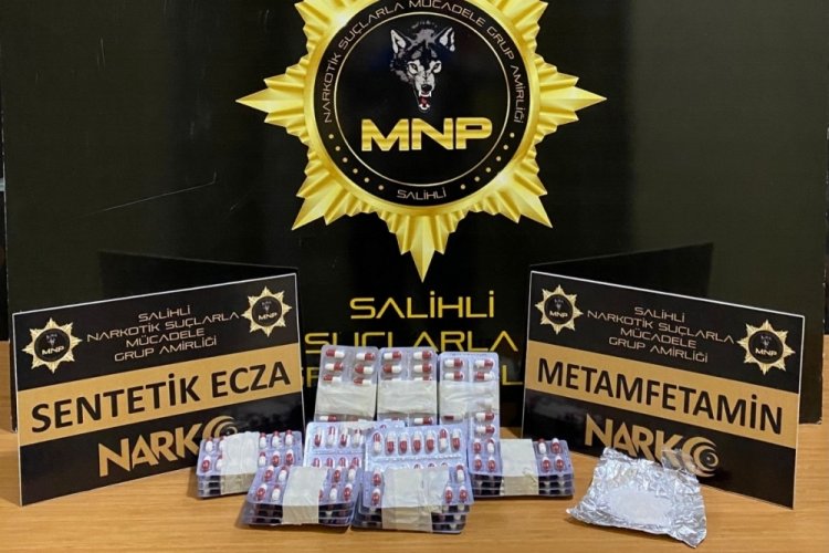 Manisa'da ş&uuml;pheli tırdan uyuşturucu &ccedil;ıktı