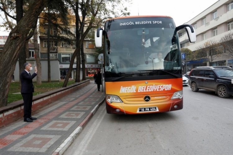 Bursa'da gen&ccedil; &ccedil;ift&ccedil;iler İneg&ouml;l Belediyesi ile d&uuml;nyayı takip ediyor