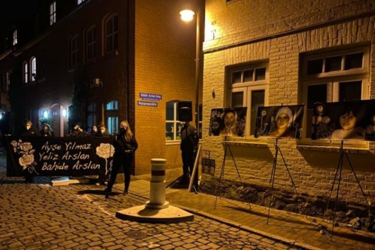 Almanya'daki "M&ouml;lln faciası"nın 29. yılında hayatını kaybedenler anıldı
