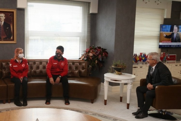 Bursa Nil&uuml;fer Belediyesi şampiyonları ağırladı