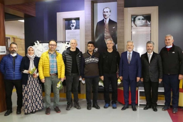 Bursa Nil&uuml;fer Belediye Başkanı Erdem &ouml;ğretmenleri unutmadı