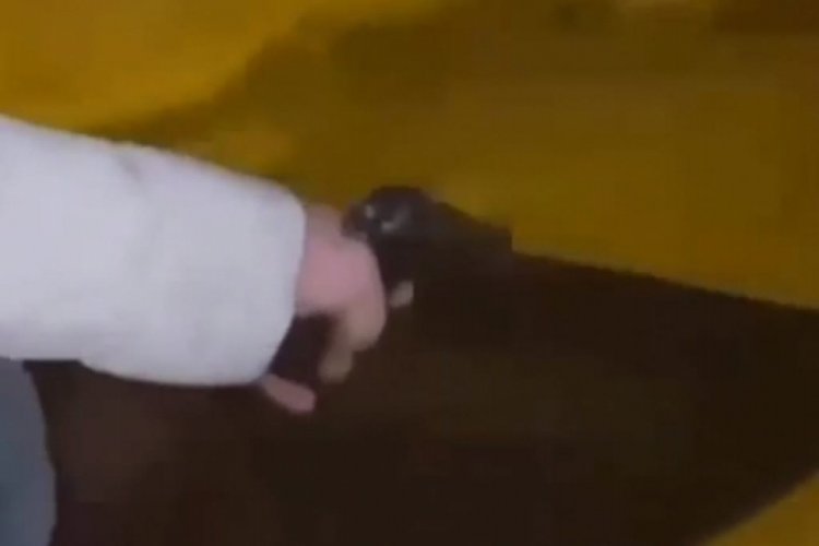 Bursa'da maganda sağa sola ateş a&ccedil;tı