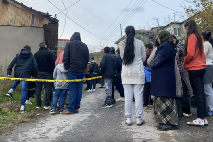 Sakarya'da haber alamadıkları yakınlarının evine gidenler acı manzarayla karşılaştı