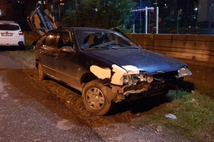 Ehliyetsiz gencin otomobil gezintisi kazayla sonlandı: 5 yaralı