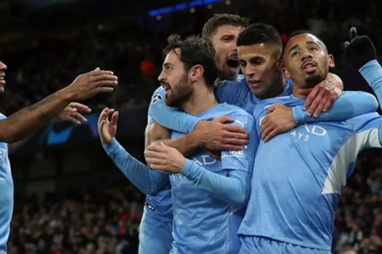 Manchester City sahasında PSG'yi 2-1 mağlup etti