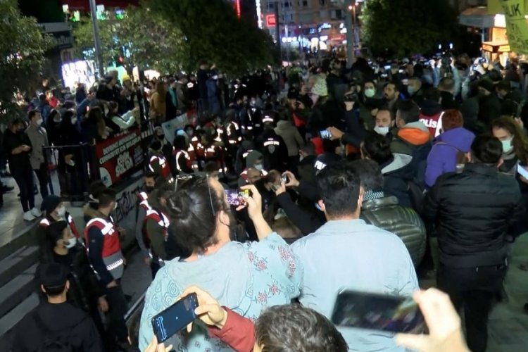İstanbul'un 5 il&ccedil;esindeki g&ouml;sterilerde 70 g&ouml;zaltı