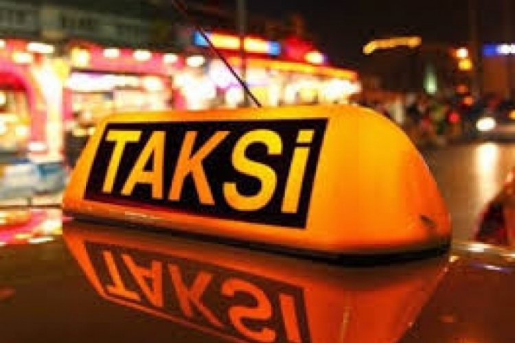 Taksici mesafeyi beğenmedi, yolcuya hakaret etti