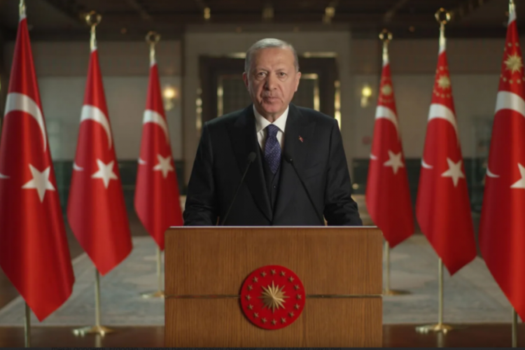 Erdoğan: Maarif Vakfı, eğitimde fırsat eşitliği temininde &ouml;nemli rol oynuyor