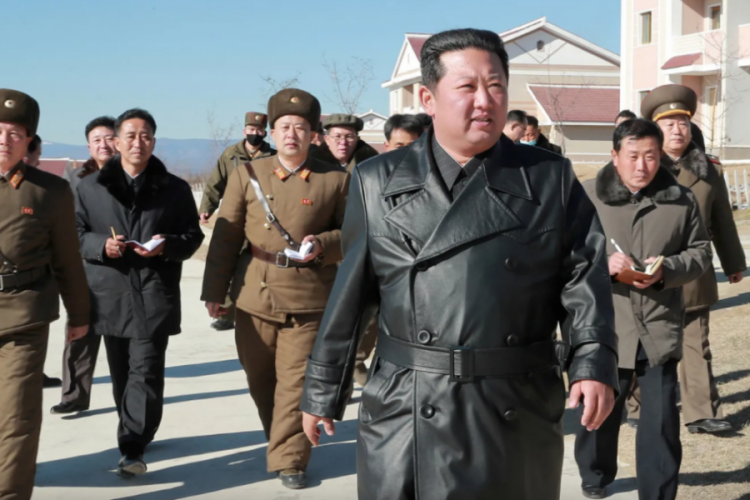 Kuzey Kore lideri Kim Jong-un'dan 'pes' dedirten yasak!