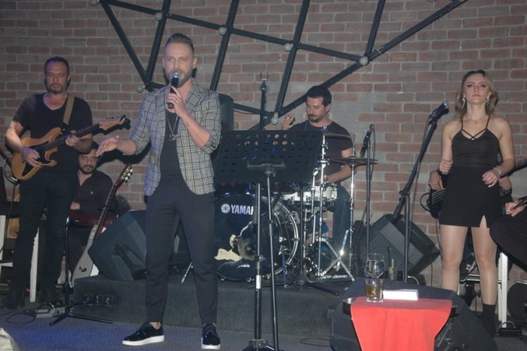 Bursa'da Safa Zarkir ile Laspoint'te bir başka gece