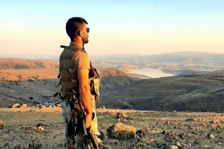 Şarampole yuvarlanan ara&ccedil;ta bir korucu hayatını kaybetti
