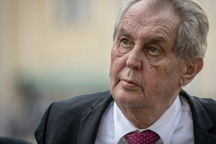 Başkan Zeman yeniden hastaneye kaldırıldı