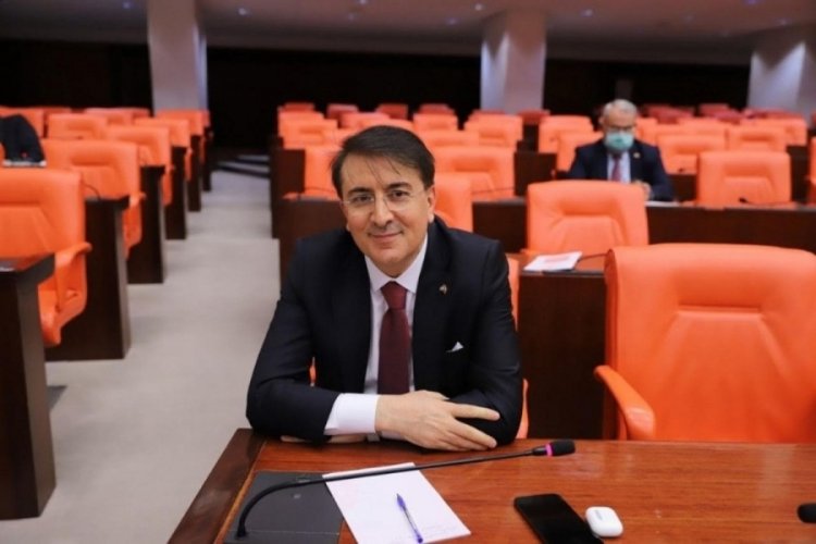 AK Partili Aydemir'den benzin kuyrukları hakkında olay a&ccedil;ıklama