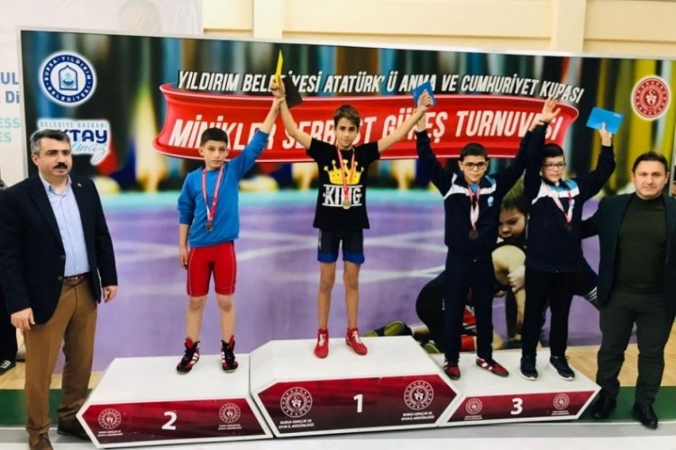 Bursa'da şampiyonluk minderinde belediye spor rol oynadı