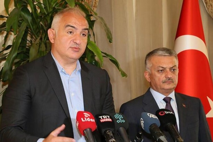 Bakan Ersoy'dan turist yoğunluğu a&ccedil;ıklaması