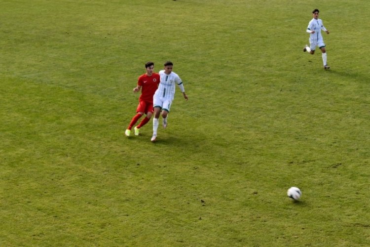 Gen&ccedil; Timsahlar Gen&ccedil;lerbirliği'ni 3-1 mağlup etti
