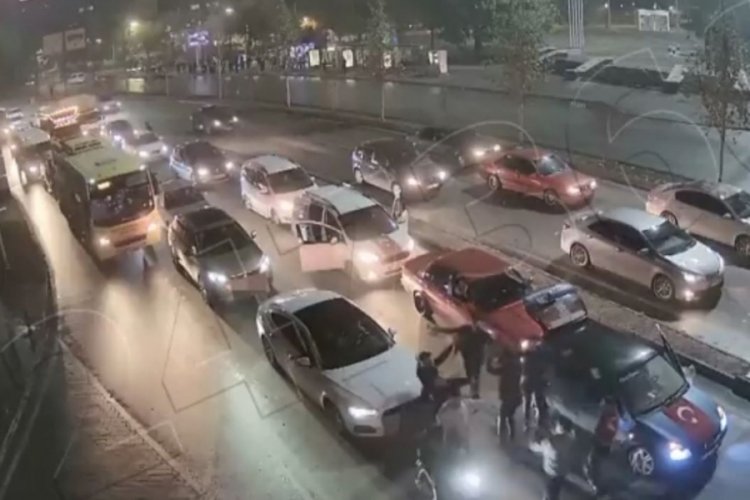 Kırmızı ışıkta &ccedil;iftetelli oynayanlara ceza yağdı