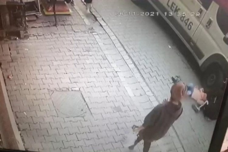 Dehşete d&uuml;ş&uuml;ren anlar! Annesinin yanındaki &ccedil;ocuk feci şekilde can verdi