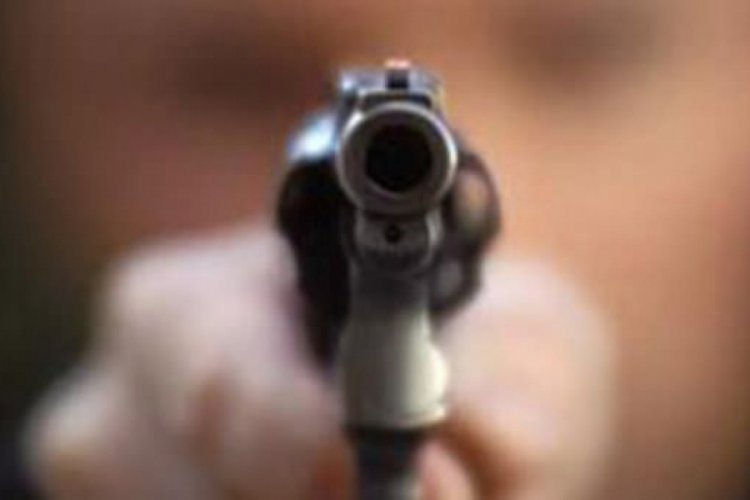 Kosova'da &ouml;ğrenci taşıyan otob&uuml;se silahlı saldırı: 3 &ouml;l&uuml;
