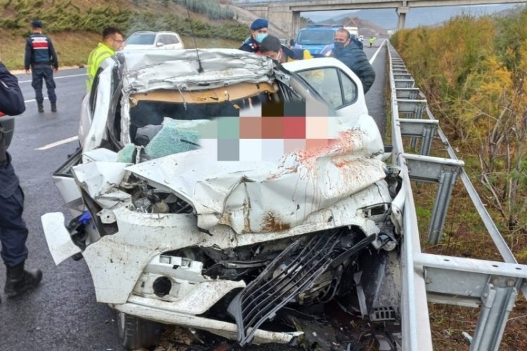 Bursa'da otobandaki feci kazada 4 kişi &ouml;ld&uuml;! Kimlikleri belli oldu