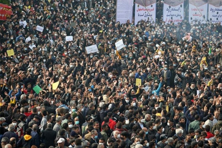 İran'daki kuraklık protestolarında 67 kişi tutuklandı