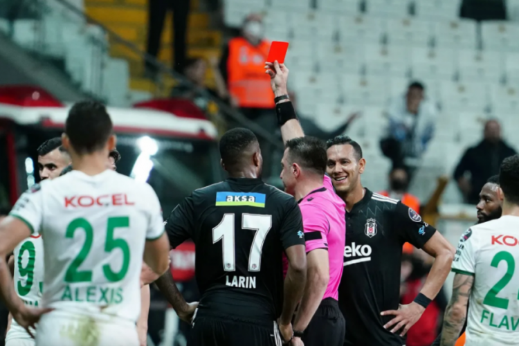 Beşiktaş, Giresunspor'a farklı mağlup oldu