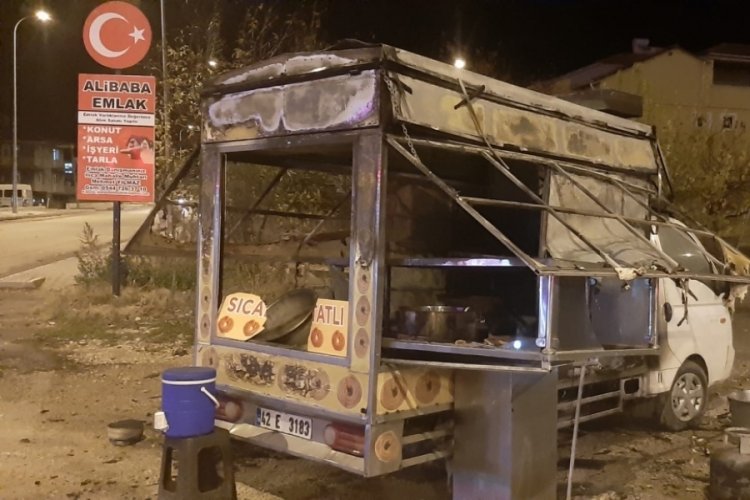Seyyar tatlı aracında t&uuml;p patladı: 1 yaralı