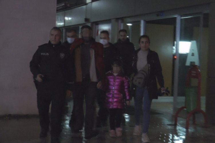 Boşanma aşamasındaki adam iş merkezinin terasına &ccedil;ıktı