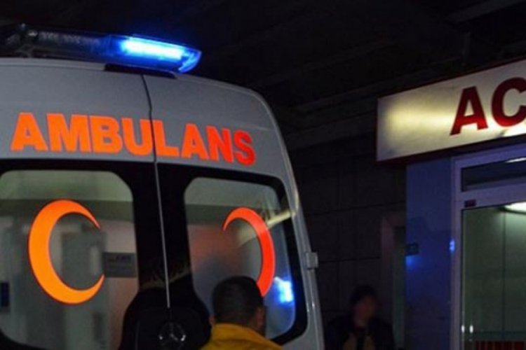 Erzincan Refahiye'de yolcu otob&uuml;s&uuml; devrildi