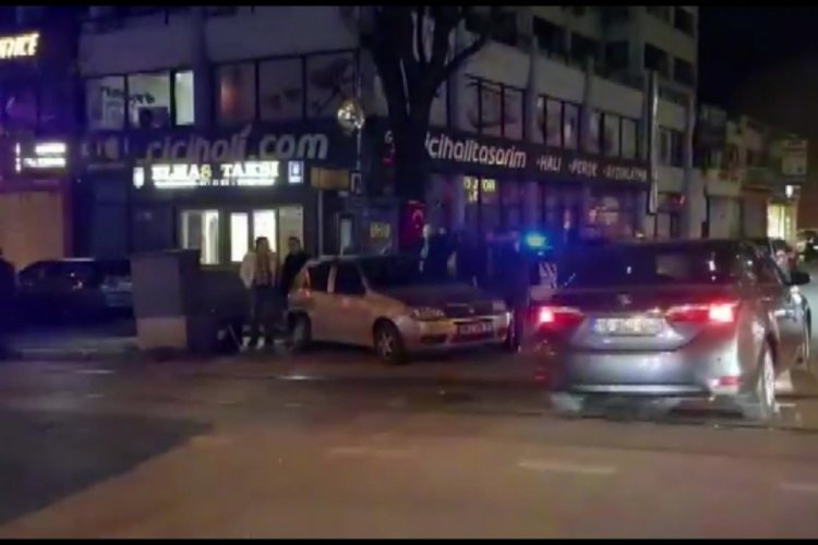 Bursa'da direksiyon hakimiyetini kaybetti, başka bir araca &ccedil;arparak...
