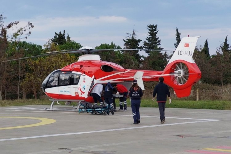 Kalp krizi ge&ccedil;irdi, ambulans helikopter yardımına yetişti